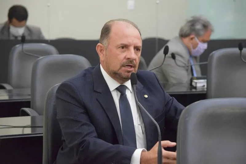 Deputado Antonio Albuquerque chegou a pregar o fim do isolamento social ainda durante o início da pandemia