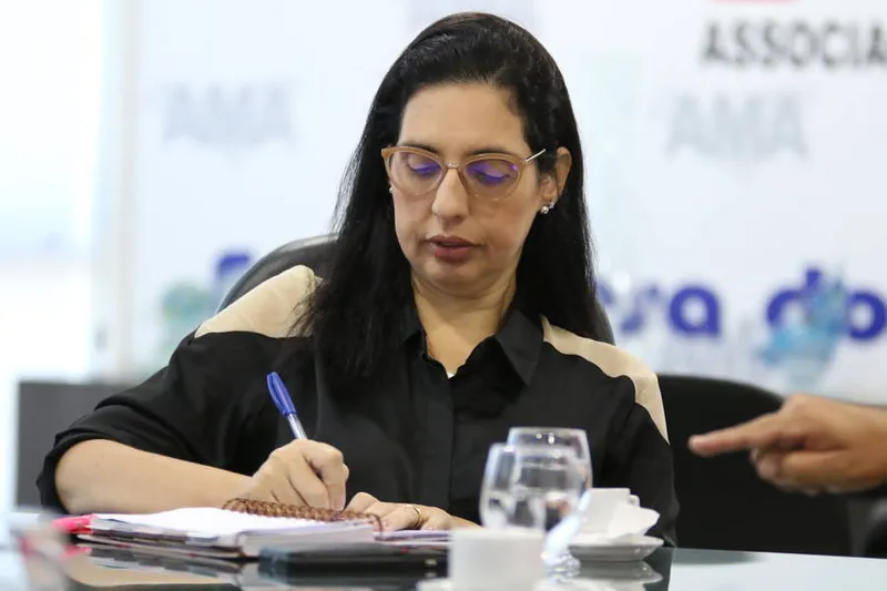 Pauline Pereira, presidente da AMA, revela que os prefeitos buscam apoio para nova PEC