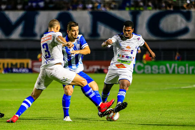 Maceió, 28 de janeiro de 2020
Lance do jogo entre CSA e Jaciobá. Partida válida pela 2ª rodada do Campeonato Alagoano de 2020, realizada no Estádio Rei Pelé. Alagoas - Brasil.
Foto: Ailton Cruz