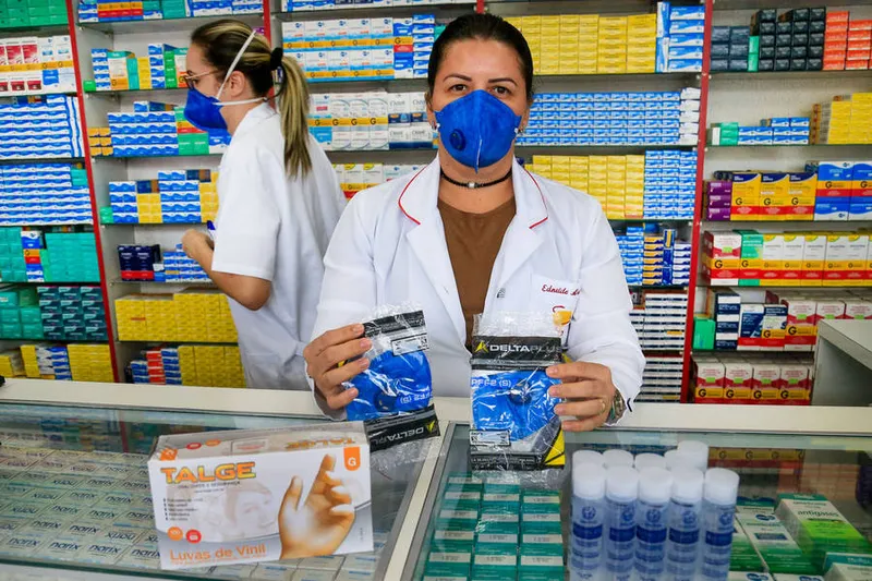 Maceió, 04 de maio de 2020
Dia Nacional do Uso Racional de Medicamento. Farmacia do Trabalhador, localizada na Rua Capitão Marinho Falcão no bairro de Santo Eduardo em Maceió. Alagoas - Brasil.
Foto: ©Ailton Cruz