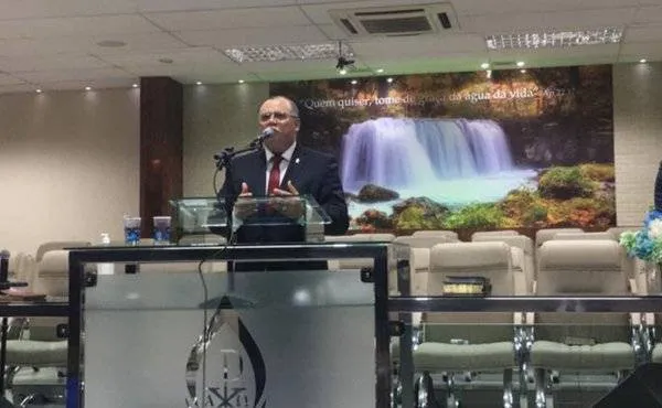 Pastor-presidente da AD Alagoas, José Orisvaldo Nunes de Lima, convida fiéis a assistirem as transmissões