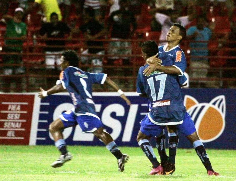 Washington entrou no 2º tempo do clássico com o CRB para fazer o gol que livrou o CSA do rebaixamento em 2011