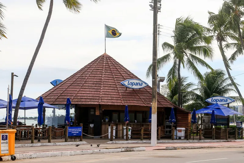 Bares e restaurantes vão poder voltar a funcionar a partir de segunda-feira após mais de 100 dias fechados em Maceió