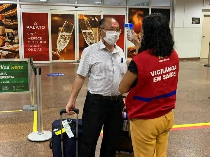Apesar do baixo movimento, algumas companhias aéreas continuam operando no aeroporto Zumbi dos Palmares