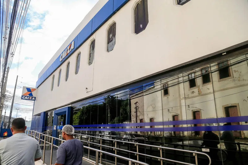 Auxílio emergencial pode chegar a R$ 1.200 e deve ser sacado nas agências da Caixa Econômica Federal após liberação