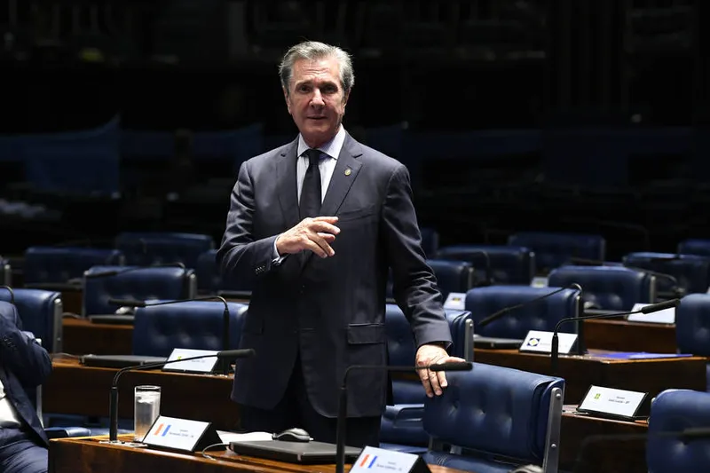 Projeto de lei é de iniciativa de Collor e suspende prestação e juros de imóvel financiado
