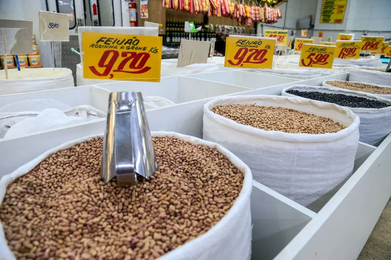 O preço do feijão dispara em Maceió e puxa alta de outros alimentos no supermercados