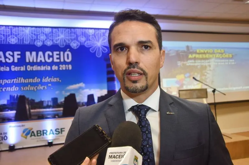 Secretário Felipe Mamede, da Fazenda municipal, também cita a inadimplência alta