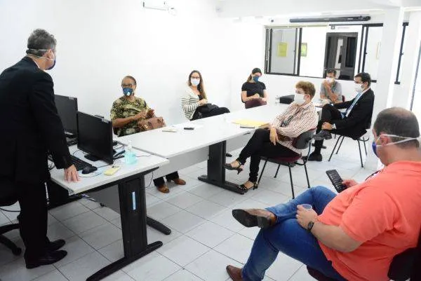 Imagem ilustrativa da imagem PROFESSORES DA REDE PRIVADA ACEITAM ENTRAR EM FÉRIAS COLETIVAS