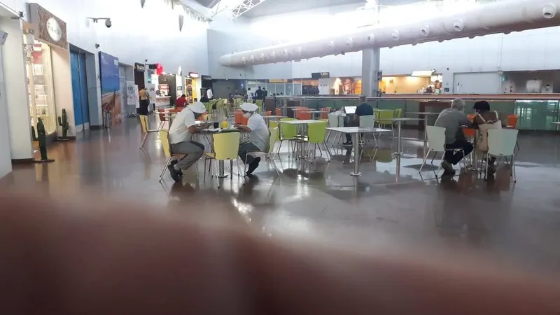 De acordo com os lojistas, o movimento chegou a registrar uma queda de 90%