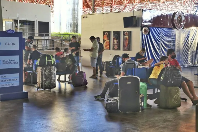 Imagem ilustrativa da imagem RODOVIÁRIA ESTÁ COM 30% DO MOVIMENTO