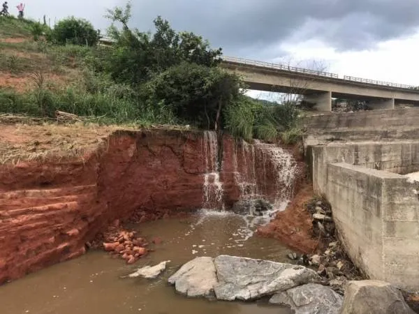 Imagem ilustrativa da imagem ROMPIMENTO DE BARRAGEM PODE ATINGIR 70 CASAS