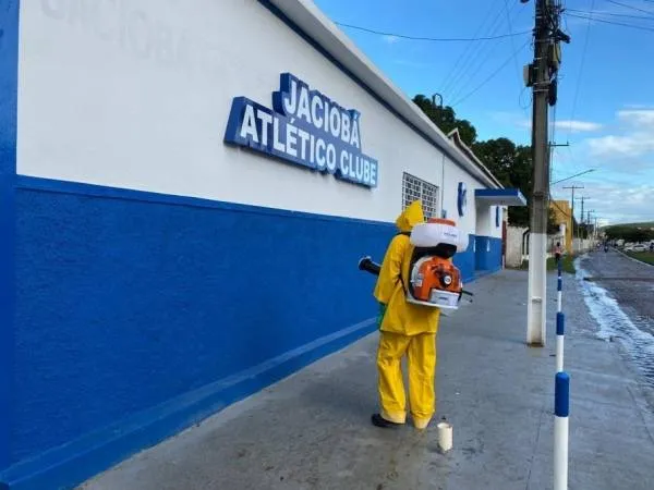 Estádio Elísio Maia, em Pão de Açúcar, já passou pelo processo de sanitização na terça-feira (14)