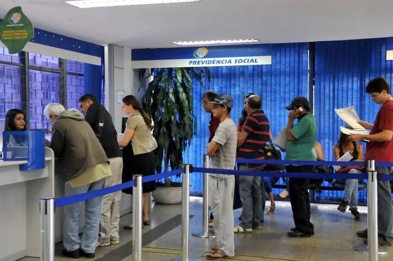 O levantamento do governo mostra que o tempo médio para conseguir o benefício do INSS no País foi de 69 dias