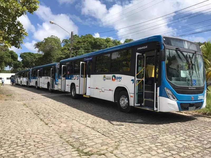 Imagem ilustrativa da imagem TRANSPORTE COLETIVO RECEBE SEIS ÔNIBUS NOVOS