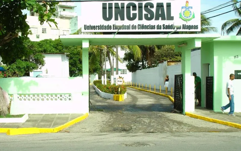 Imagem ilustrativa da imagem UNIDADES DA UNCISAL RECEBERÃO EPIs