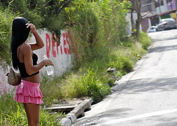 Imagem ilustrativa da imagem Garotas de programa relatam sumiço de clientes durante pandemia