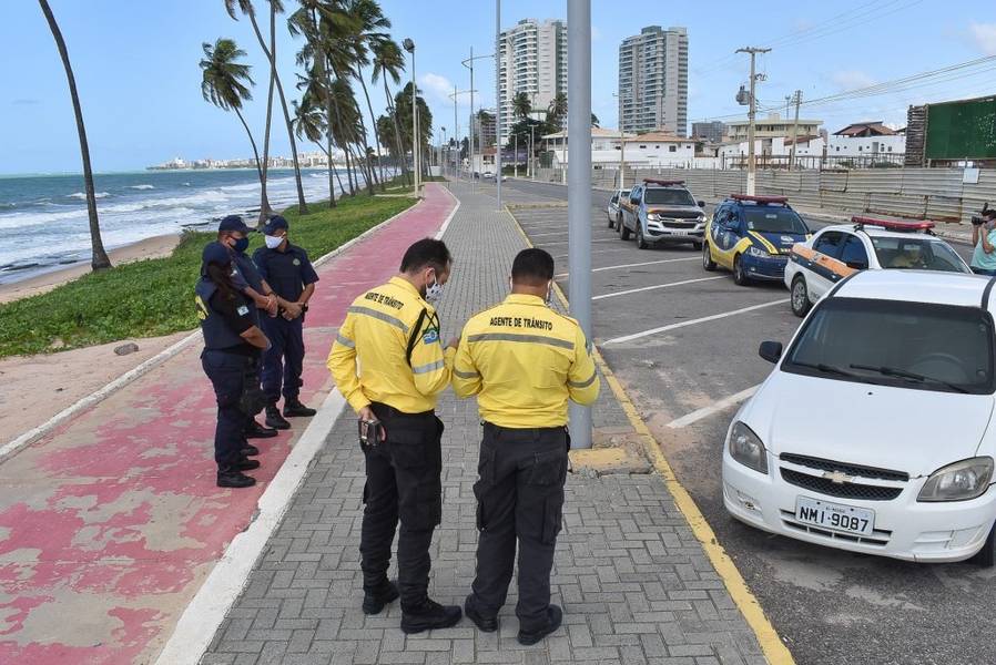 Número de vagas de estacionamento na orla marítima será reduzido para desestimular a ida da população