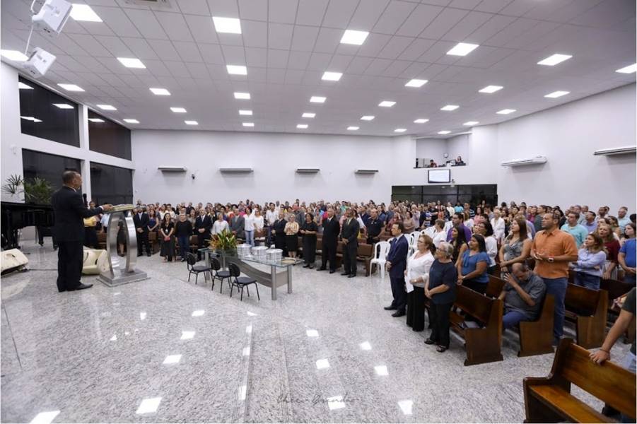 Igreja Batista do Farol, que reúne em seus cultos normais em torno de 800 pessoas, vai reduzir para 240 fiéis