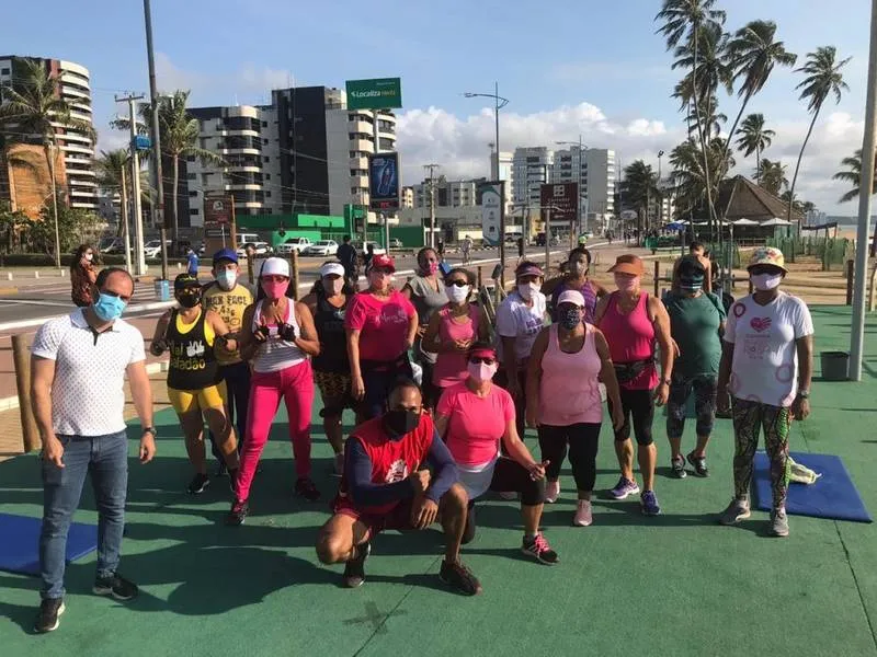 Imagem ilustrativa da imagem ACADEMIAS DE RUA RECEBEM ATIVIDADES DA CAMPANHA MACEIÓ ROSA