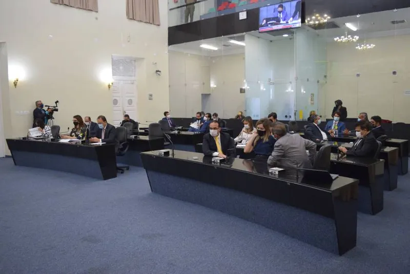 Declarações de secretária estadual de Educação foram rechaçadas pelos deputados