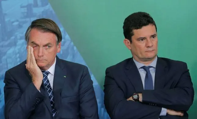 Bolsonaro é acusado de pressionar Moro, então ministro da Justiça, a mudar a PF no Rio