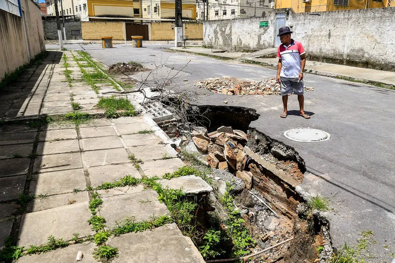 Situação mais periclitante entre os bairros é a do Pinheiro: buraqueira