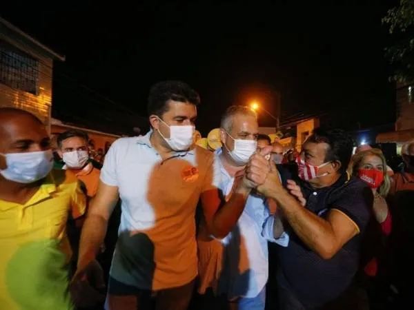 Ao lado de Rui, Alfredo Gaspar fez caminhada no Vergel