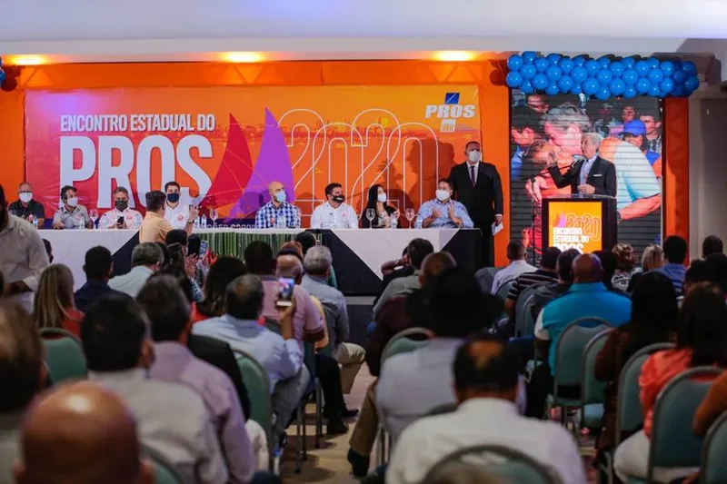 Evento contou com Collor, o presidente da Fundação da Ordem Social, Felipe Espírito Santo, e Eduardo Rossiter