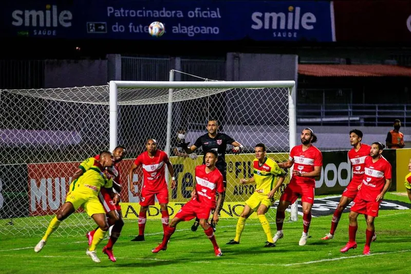 CRB ficou no empate com sabor de derrota com o Sampaio Corrêa, em pleno Rei Pelé