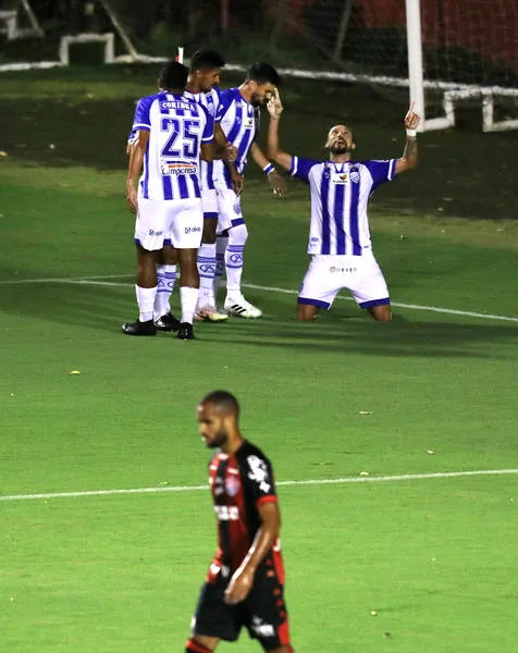 VitÃ³ria x CSA. BRASILEIRO B.  BarradÃ£o
Foto: Uendel Galter / Ag. A Tarde
Data: 29/09/20