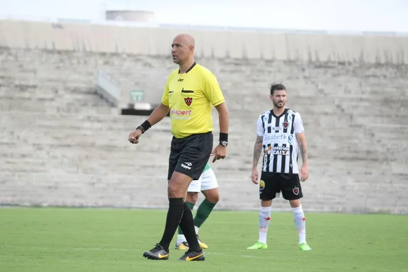 Marcelo Aparecido Ribeiro será o dono do apito no clássico entre CSA e CRB, no próximo domingo (30)