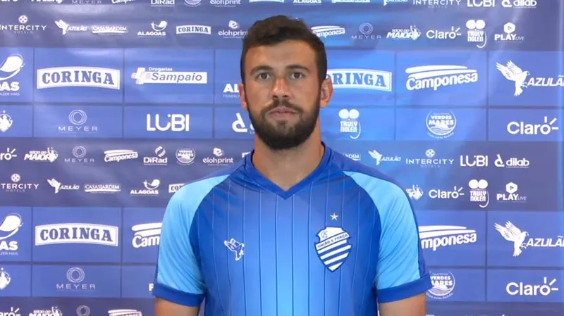 Zagueiro do CSA, Luciano Castán admite má fase devido a erros do time azulino em campo