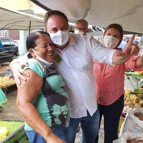 Luciano Barbosa segue em campanha pelas ruas de Arapiraca mesmo após as investidas do governador contra ele