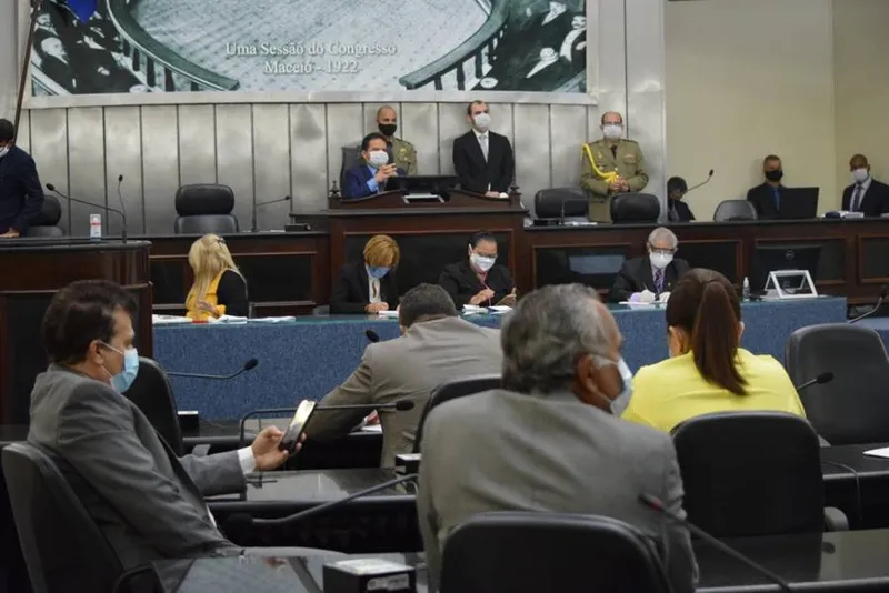 Deputados reagiram com indignação ao posicionamento dos comandantes do BPTran e BPRv em relação ao IPVA