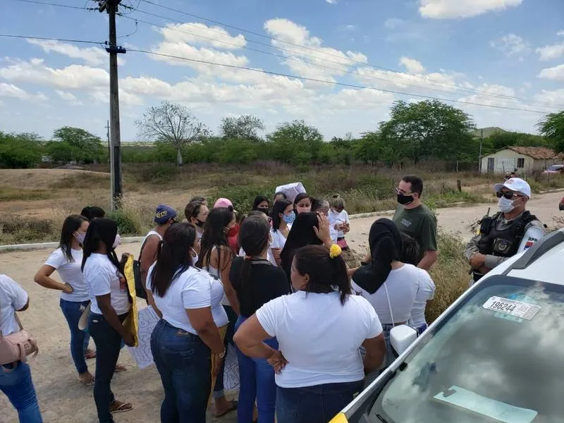 Imagem ilustrativa da imagem ESPOSAS DE PRESOS PROTESTAM EM ARAPIRACA