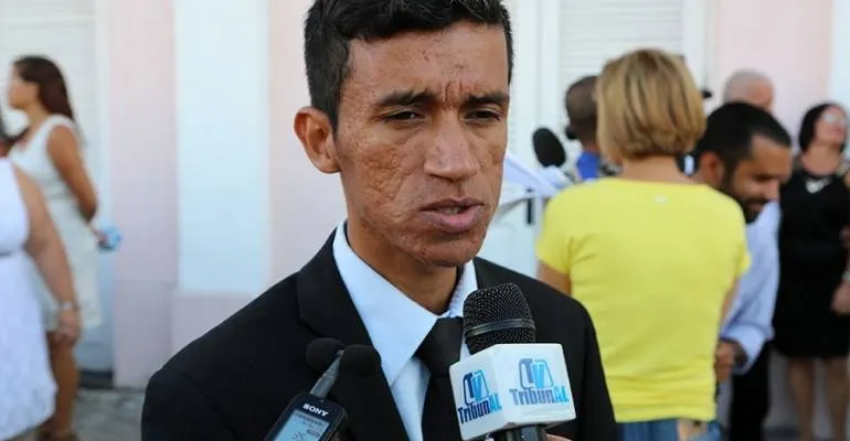 Nildo Correia, presidente do GGAL, revela que a entidade acompanha muita gente com casos de depressão