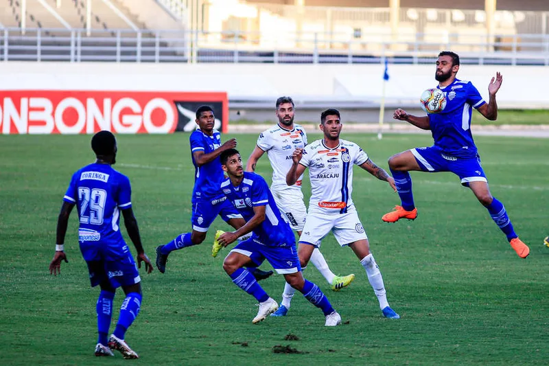 Maceió, 05 de setembro de 2020
Lance do jogo entre CSA e Confiança. Partida válida pela 8ª rodada do Campeonato Brasileiro da Série B de 2020, realizada no Estádio Rei Pelé. Alagoas - Brasil.
Foto: Ailton Cruz