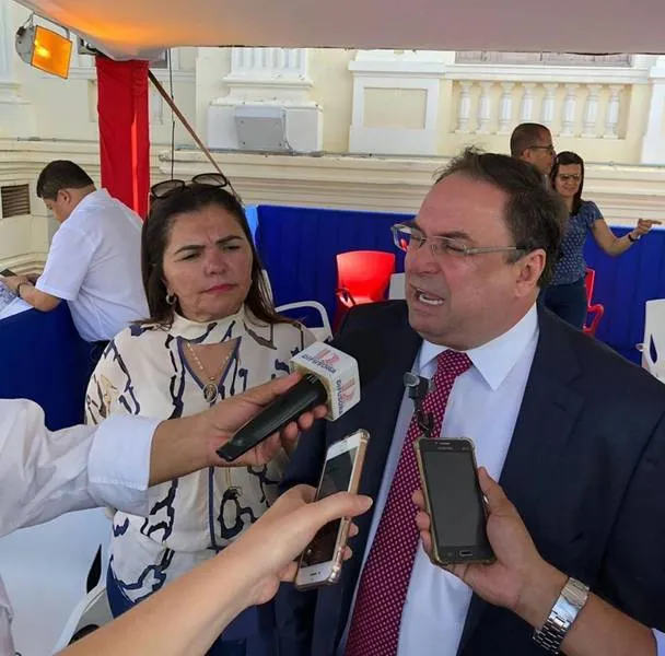 Luciano Barbosa afirma, por meio de assessoria, que só falará sobre o assunto na próxima semana, em Arapiraca