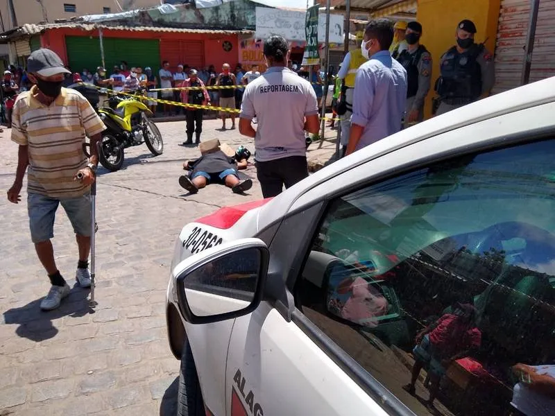 Imagem ilustrativa da imagem MOTOTAXISTA É ASSASSINADO NA FEIRINHA DO JACINTINHO
