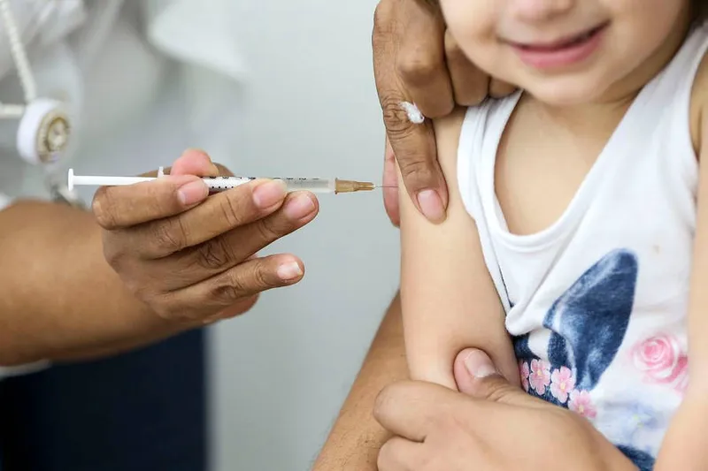 Imagem ilustrativa da imagem PANDEMIA PROVOCA QUEDA DA PROCURA POR VACINAÇÃO INFANTIl