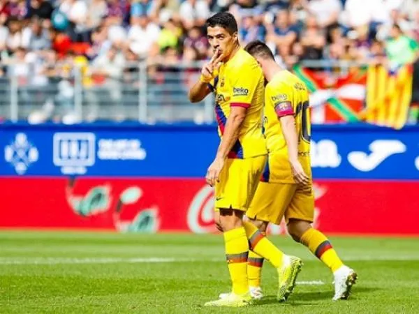 Suárez pode ser reforço do PSG para a próxima temporada e Neymar estaria tentando convencê-lo a aceitar