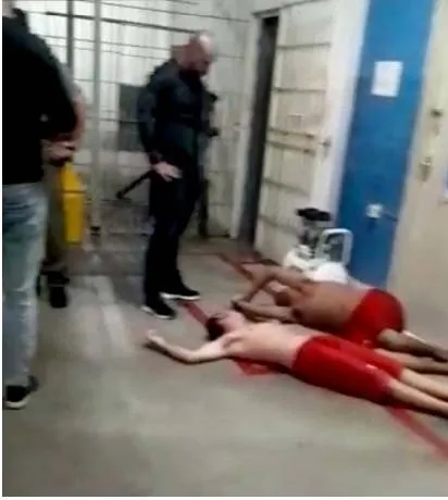 Imagem ilustrativa da imagem SERIS AFASTA POLICIAIS PENAIS E APURA SUPERLOTAÇÃO EM PRESÍDIO
