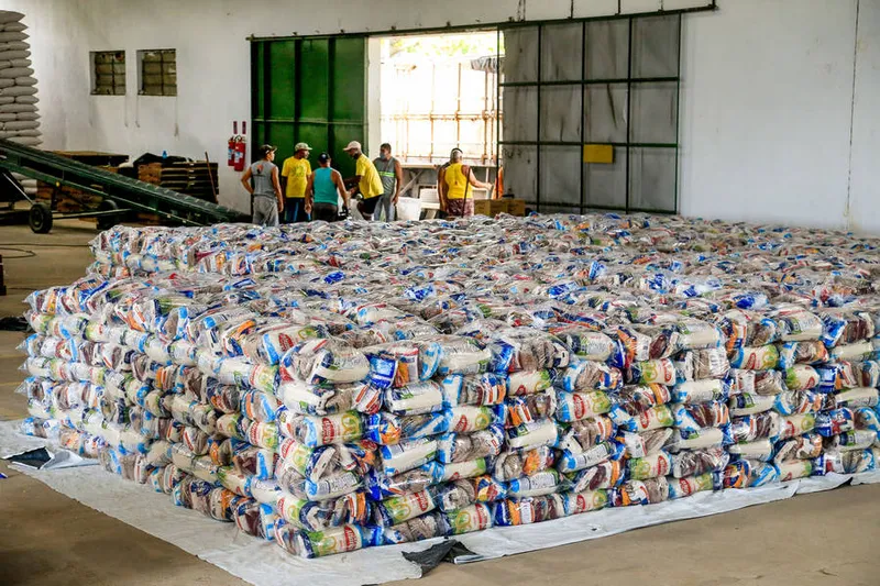 Cestas básicas foram preparadas e serão distribuídas para as vítimas em AL pela Conab