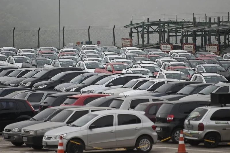 Expectativa é que até fim do ano sejam disponibilizados só 90 mil carros para locadoras