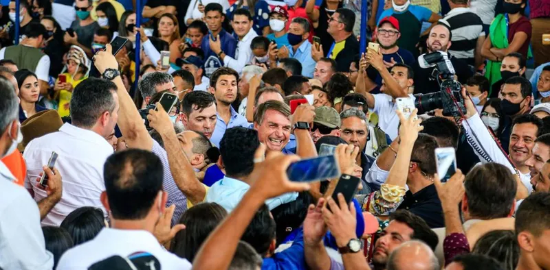 No discurso que fez em Piranhas, Bolsonaro voltou a criticar a ‘turma que veste vermelho’, referindo-se aos opositores