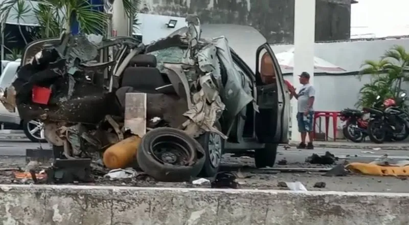 Imagem ilustrativa da imagem CARRO QUE EXPLODIU ESTAVA COM CILINDRO DE GNV VENCIDO