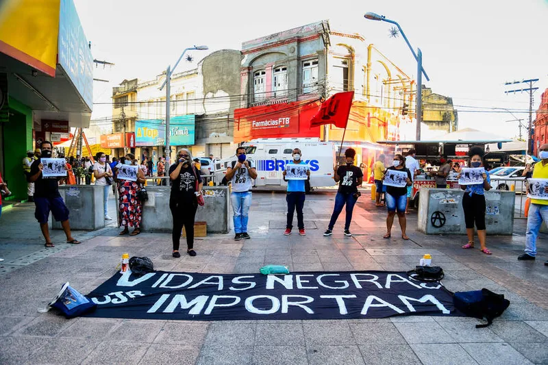 Maceió, 09 de dezembro de 2020
Movimentos sociais e sindicais se reunirão no calçadão no antigo Produban, para cobrar do governo uma respostas sobre o paradeiro de Jonas Seixas. Alagoas - Brasil.
Foto:@Ailton Cruz