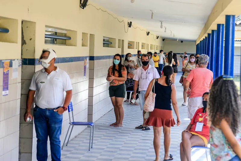 No Cepa, maior colégio eleitoral de Alagoas, o movimento foi considerado tranquilo durante boa parte do dia, com muitos eleitores chegando aos poucos para votar nas seções