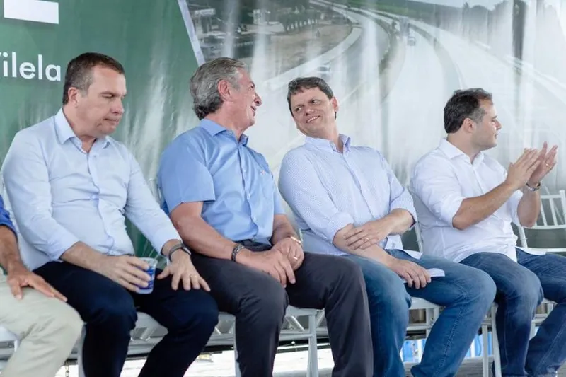 Trabalho de Collor para destravar as obras da BR-101 foi comentado e enaltecido pelo ministro da Infraestrutura